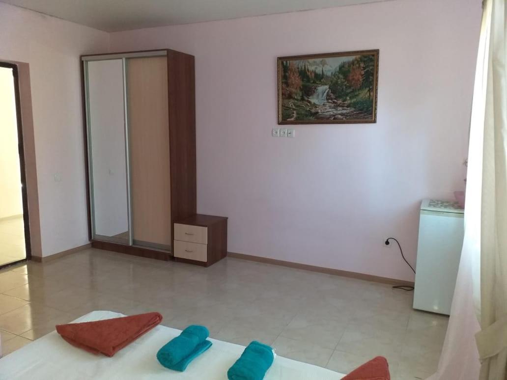 Solnechny Bereg Guest House Gudauta Εξωτερικό φωτογραφία
