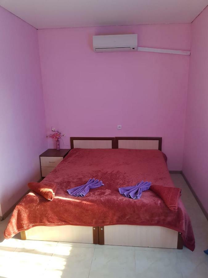 Solnechny Bereg Guest House Gudauta Εξωτερικό φωτογραφία