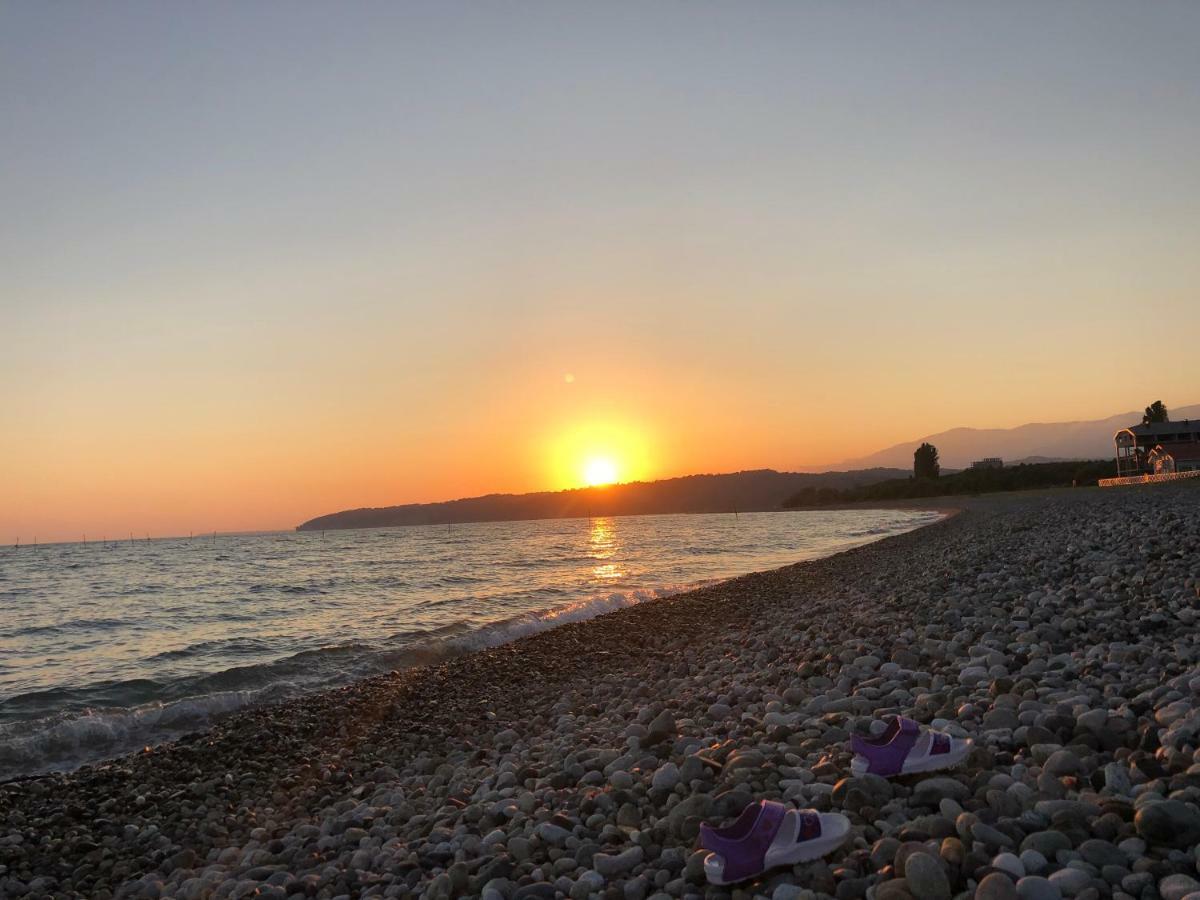 Solnechny Bereg Guest House Gudauta Εξωτερικό φωτογραφία